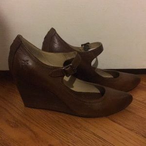 Frye brown leather wedge with buckle